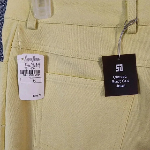 New $245 St. John Classic Bootcut Jean Lemonade Yellow Embroidered Size 6 - Picture 5 of 12
